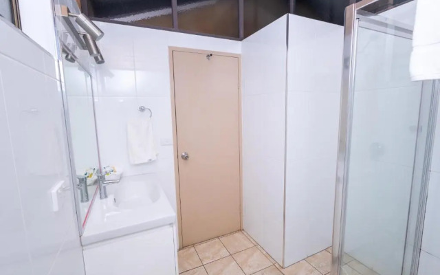 All Travellers Motor inn