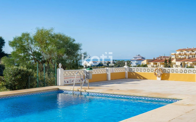 Lovely Loft with swimming pool and sea views Koti Rentals