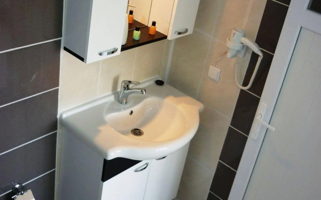 The Green Valley Hotel