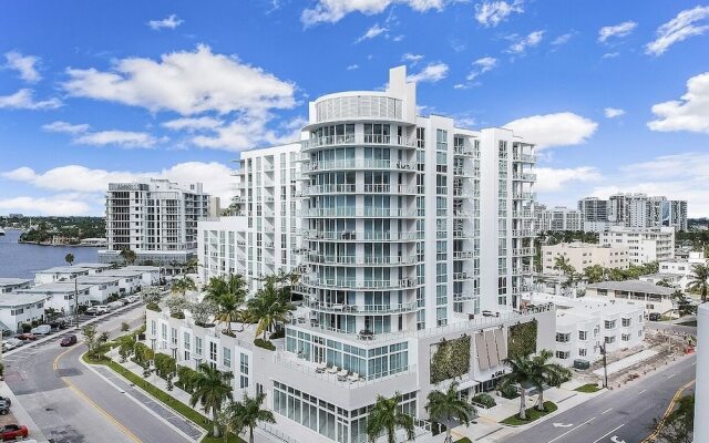 914 Tiffany House 1 Bedroom Condo by RedAwning