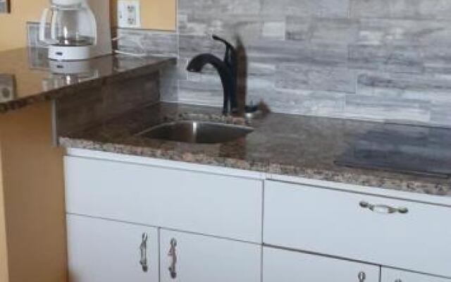 Hawaiian Inn Studios