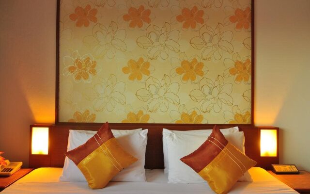 Rattana Beach Hotel