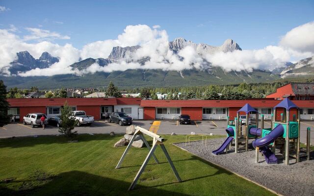 Rocky Mountain Ski Lodge