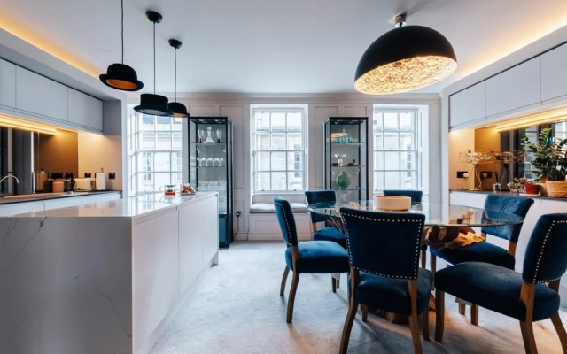 Modern Central Bath Apartment