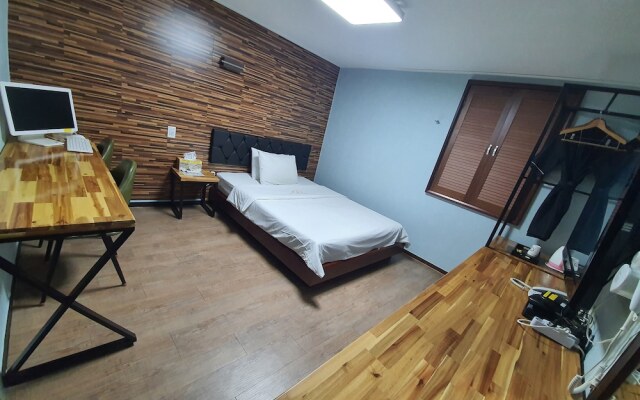 E Hotel Gumi