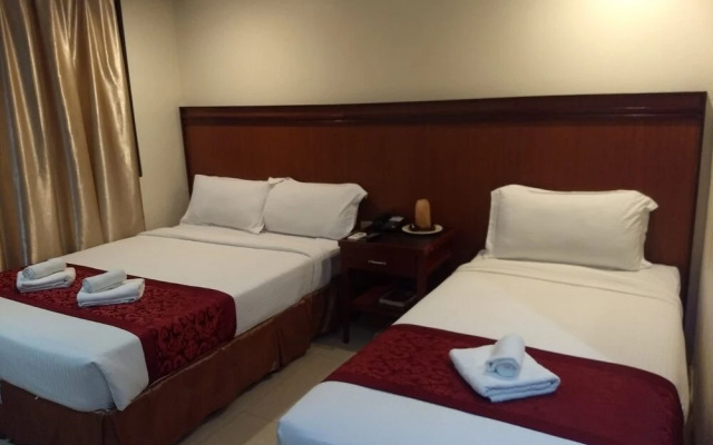 Vaccinated Staff - Capital O 824 Chinatown Lai Lai Hotel