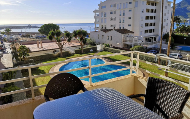 Acogedor apartamento frente al mar con piscina