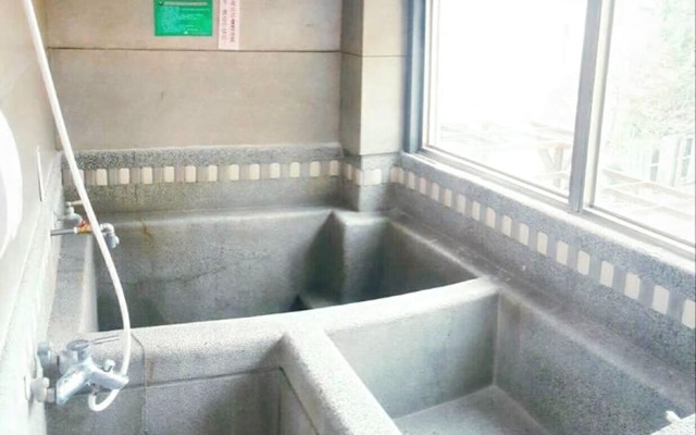 Hale Crane Volcanic Mud Hot Spring Hotel