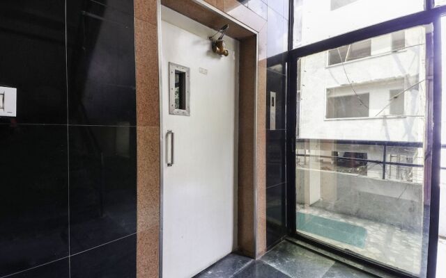 OYO 62548 Hotel Raja Galaxy