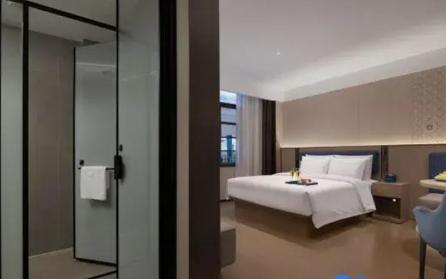OKDAY Hotel (Railway Campus-CSU, Aier Eye Hospital Metro Station, Changsha)
