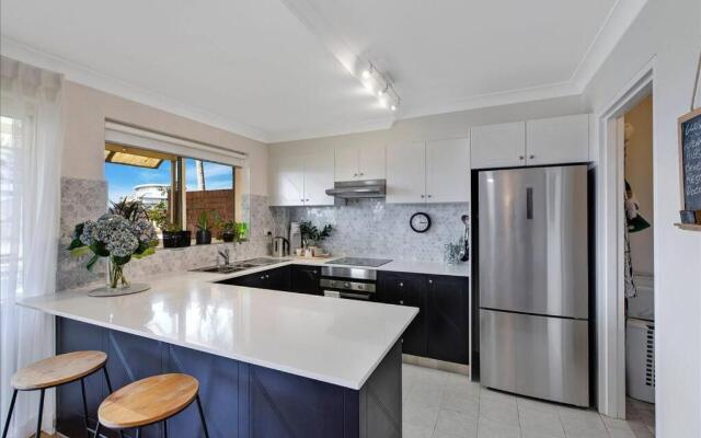 Spacious 2BR near The Entrance Beach - 7Min Walk!