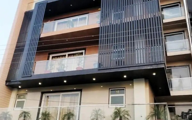 Hotel Sai Village Cyber Park