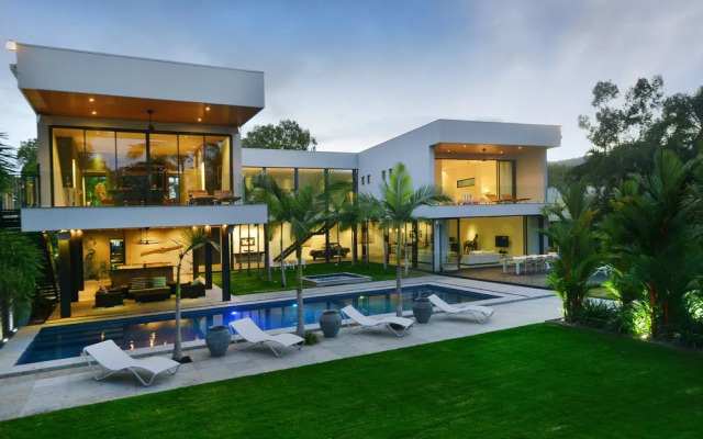 Glass House on the Beach