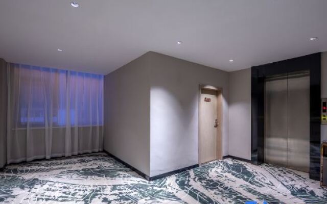 Huanzhu Hotel (Haiyun Square)