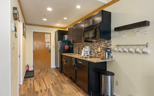 2767 Slopeside Condo by RedAwning