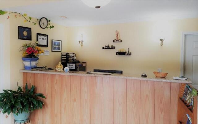 Roadway Inn