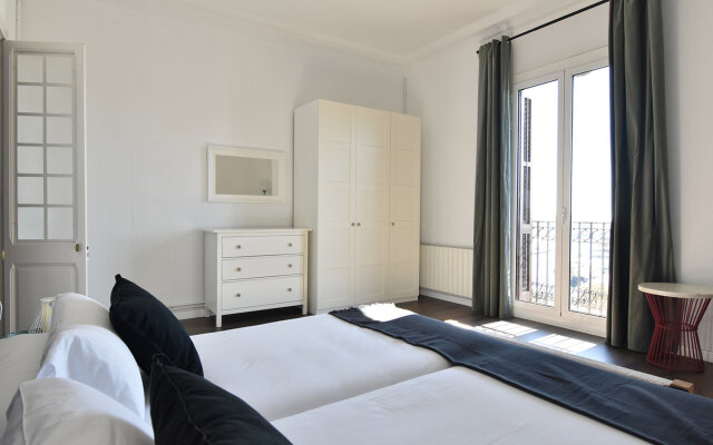 NEW REINA CRISTINA  in Barcelona
