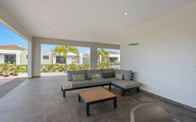Villa Amber with pool at mambo beach