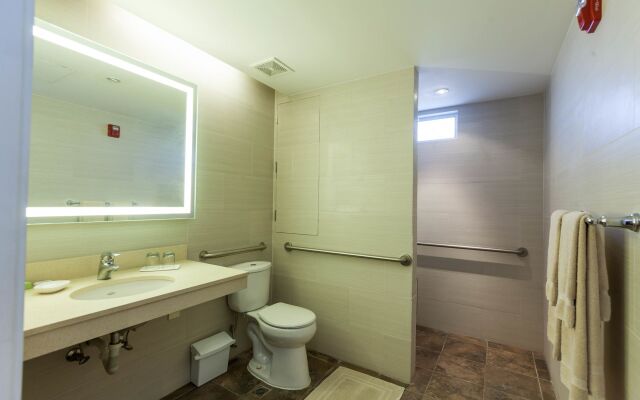 Surfrider Resort Hotel