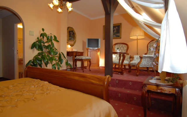 Opera Hotel