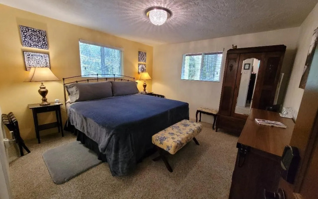 Misty Valley Inn B&B