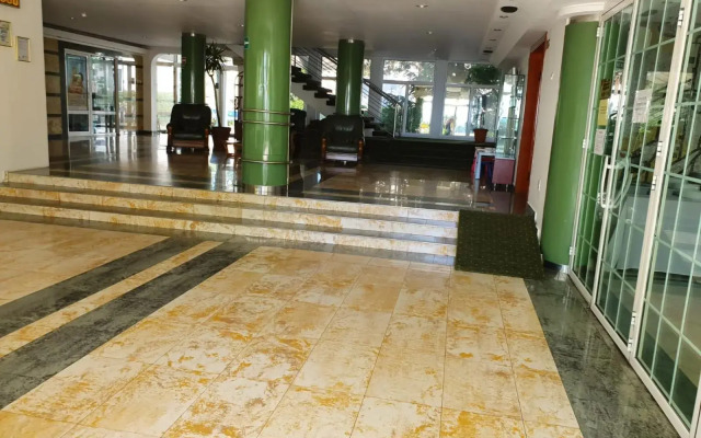 Central Mamaia