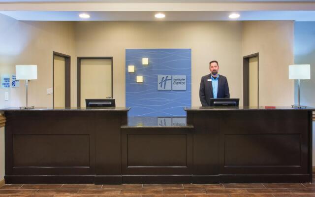 Holiday Inn Express Hotel & Suites Alvarado by IHG