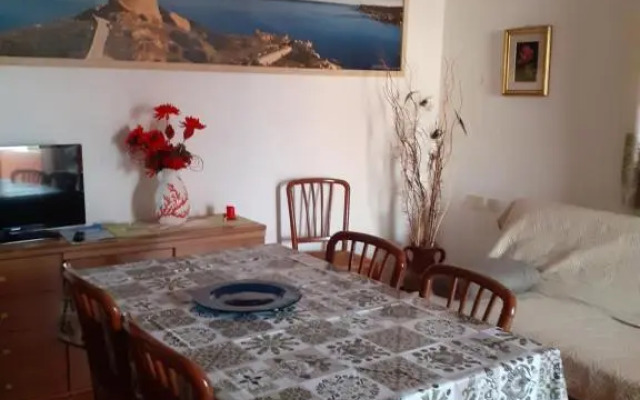 casa rosa nel residence mirice con piscina ,wifi,condizionatore - vicino al mare