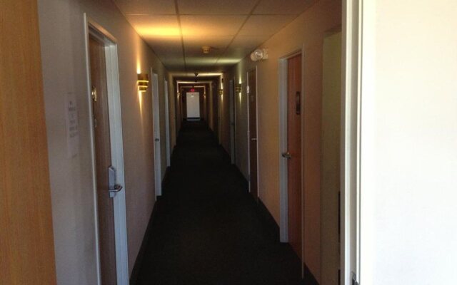 HomeTown Inn By OYO Texhoma, OK