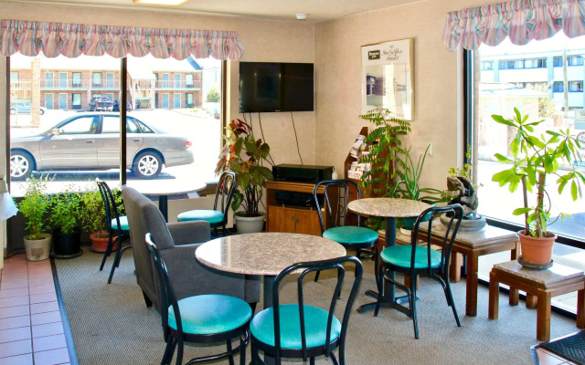 Rodeway Inn University Area