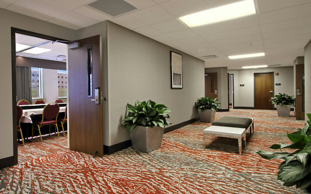 Hampton Inn & Suites Columbus-Downtown