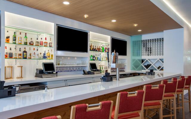 Holiday Inn Cleveland Clinic by IHG