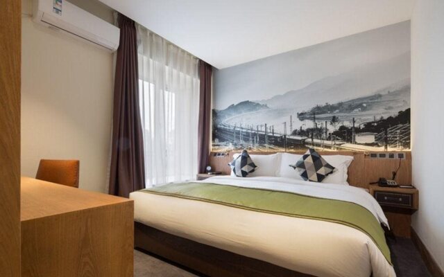 Prolit Hotel (Dazhou Luofu Square Railway Station)