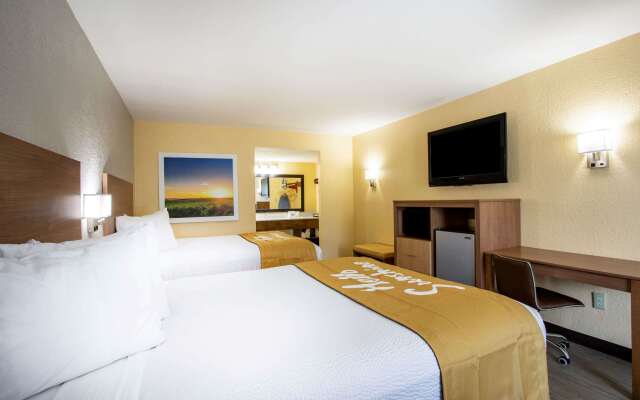 Days Inn by Wyndham Apopka/Orlando