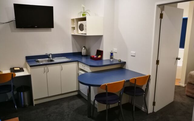 Airport Birches Motel