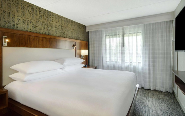Embassy Suites by Hilton Detroit Metro Airport