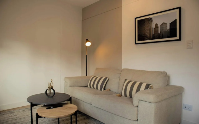 w Astounding 1BR in San Isidro