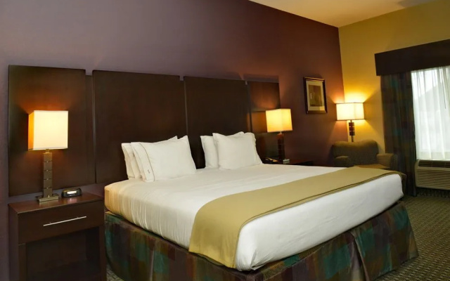 Holiday Inn Express Hotel & Suites Baton Rouge North