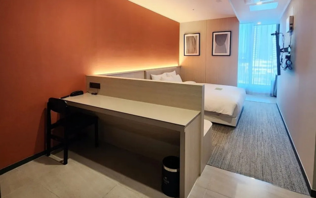 Hue Motel
