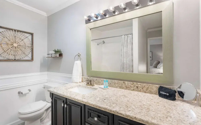 Blue Royale Retreat - Condo for 6
