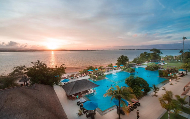 Peninsula Bay Resort