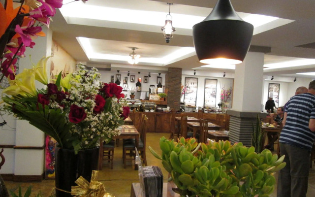 Double Leaf Boutique Hotel
