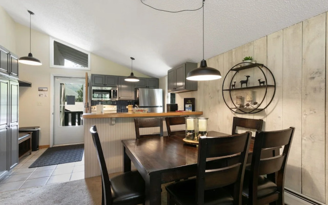 9 Sandstone70 3 Bedroom Condo by RedAwning