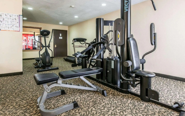 Quality Inn & Suites Shelbyville I-74