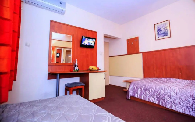 Desudava Hotel