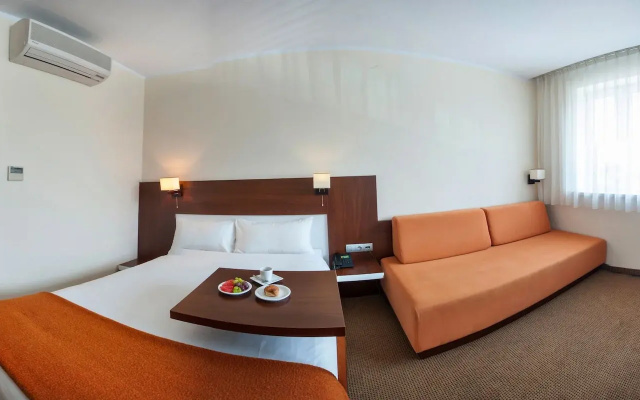 DeSilva Inn Katowice Airport