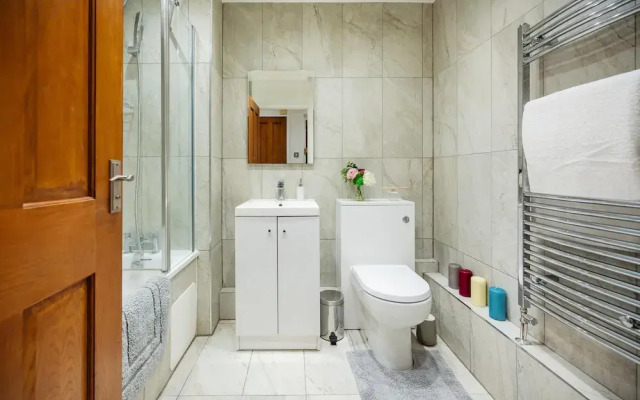 Classic 2 bed Apartment Situated in Mill Hill