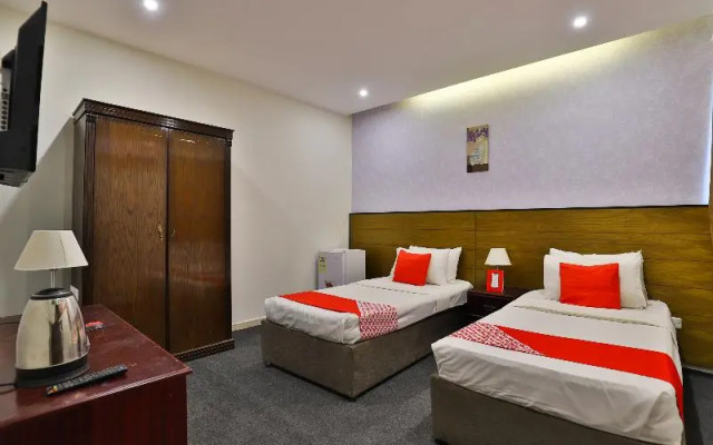 OYO 385 Qamar Residential Units