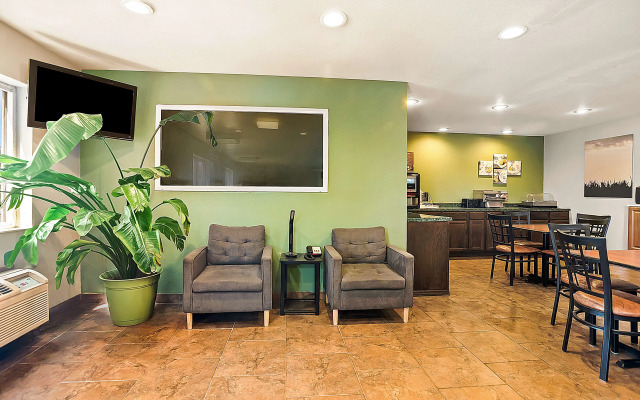 SureStay Plus Hotel by Best Western Bettendorf