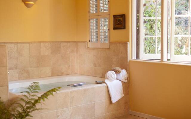 Old Monterey Inn